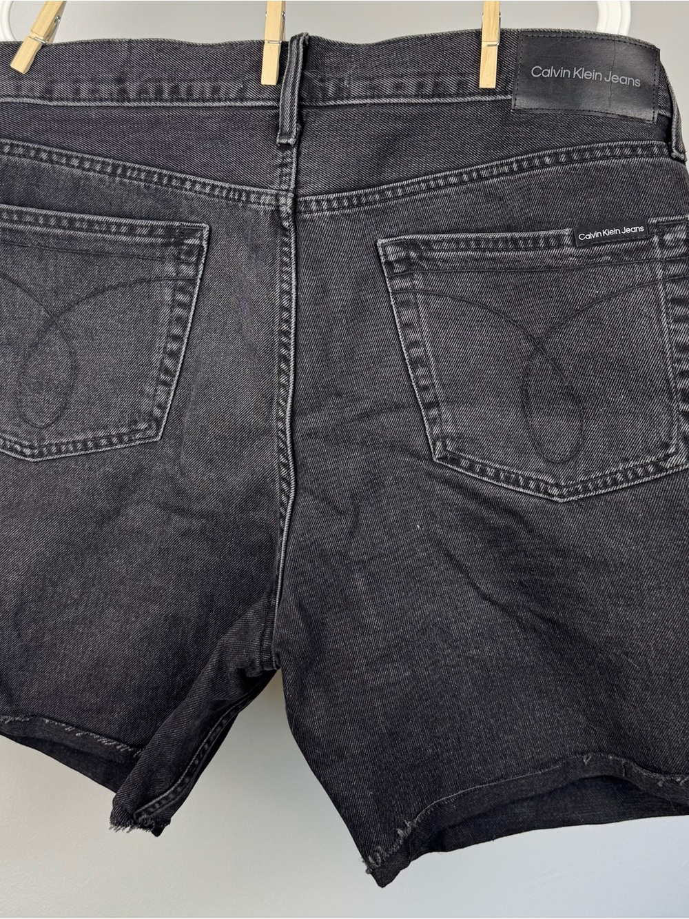 Calvin Klein Jeans Men’s Black Denim Shorts – W36
